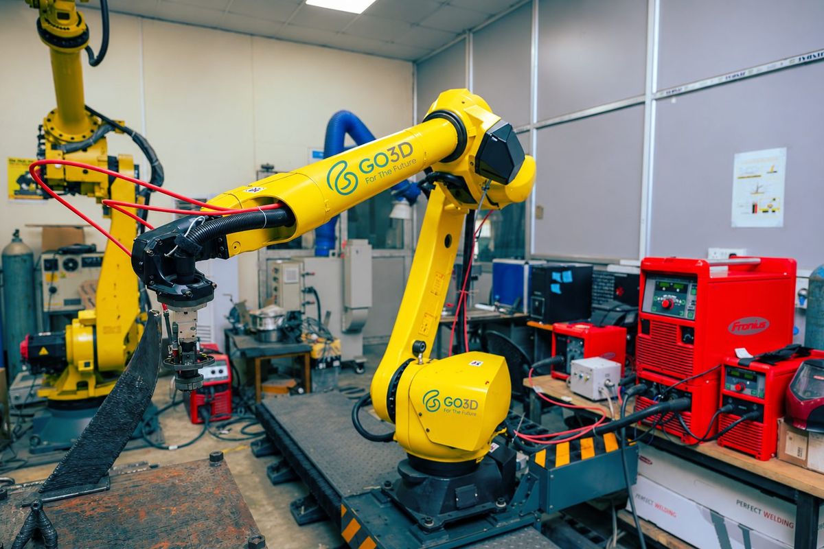 WAAM research lab with robotic cells